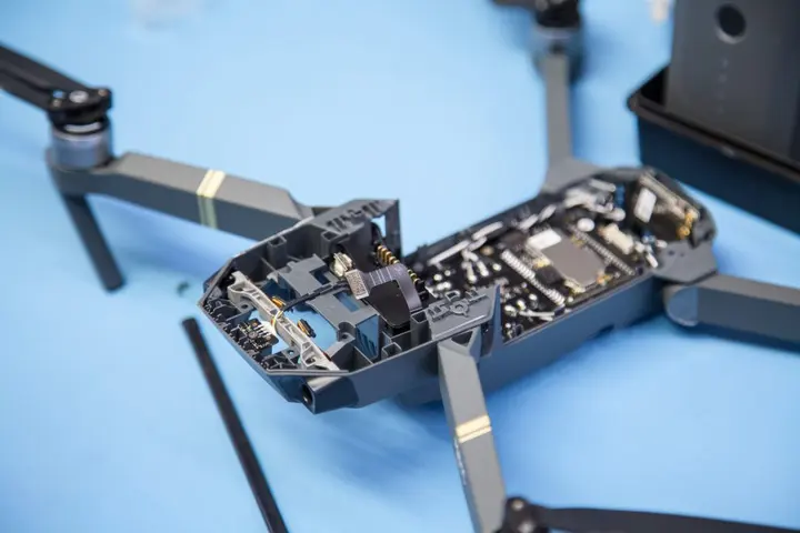 DJI Mavic Pro – service cameră