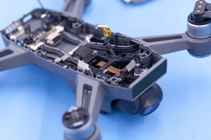 DJI Spark – reparare suport gimbal