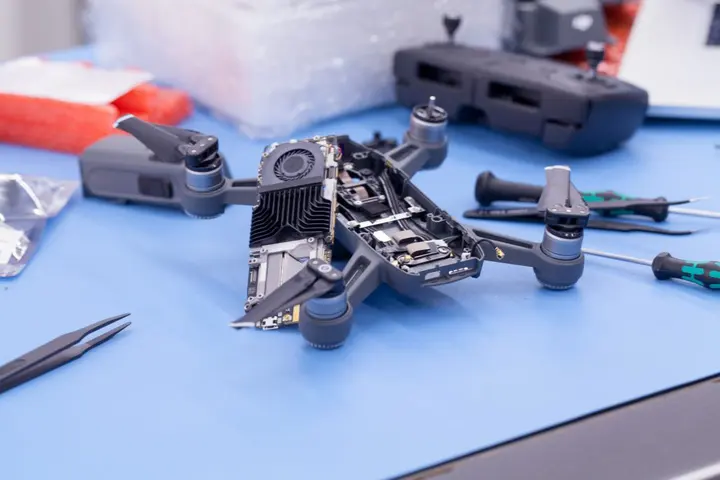 DJI Spark – service dronă